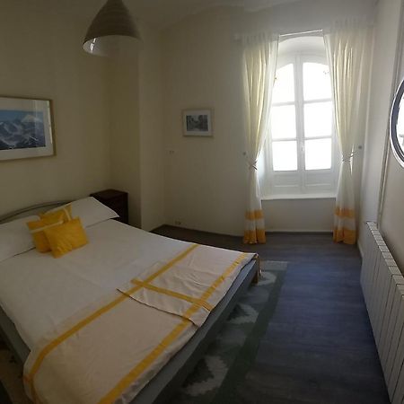 瑟鲁堡Velo Ariege Pyrenees住宿加早餐旅馆 外观 照片