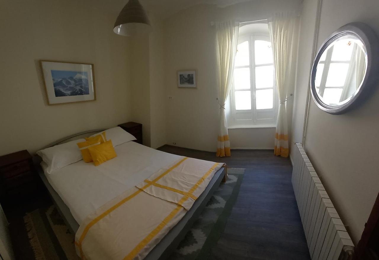 瑟鲁堡Velo Ariege Pyrenees住宿加早餐旅馆 外观 照片